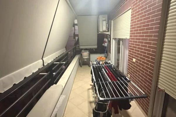 Shtepi ne shitje Apartament ne Tirane, 2+1, Mobilimi E mobiluar, Pagesa 215,000  Euro.