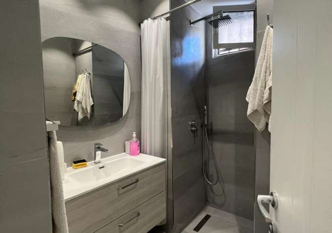 Shtepi me qera Shtepi Private ne Tirane, 2+1, Mobilimi E mobiluar, Pagesa 700  Euro.