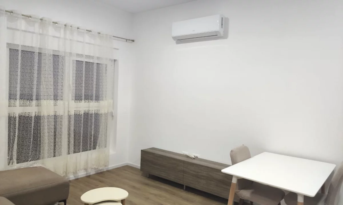 Shtepi me qera Apartament ne Tirane, 1+1, Mobilimi E mobiluar, Pagesa 400  Euro.