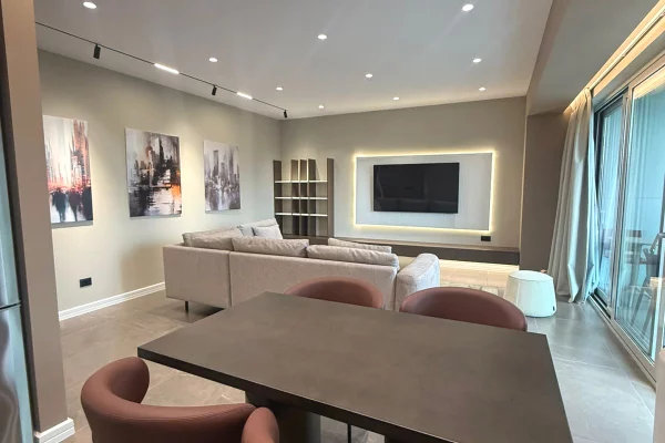 Shtepi me qera Apartament ne Tirane, 2+1, Mobilimi E mobiluar, Pagesa 2,500  Euro.