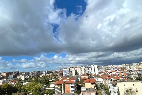 Shtepi me qera Apartament ne Tirane, 1+1, Mobilimi E mobiluar, Pagesa 70,000  Leke.