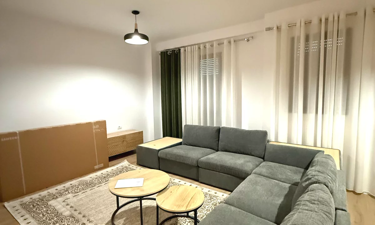 Shtepi ne shitje Apartament ne Tirane, 2+1, Mobilimi E mobiluar, Pagesa 246,800  Euro.