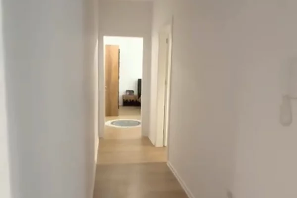 Shtepi ne shitje Apartament ne Tirane, 2+1, Mobilimi E mobiluar, Pagesa 246,800  Euro.