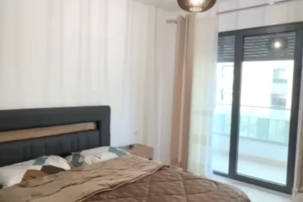 Shtepi ne shitje Apartament ne Tirane, 2+1, Mobilimi E mobiluar, Pagesa 246,800  Euro.