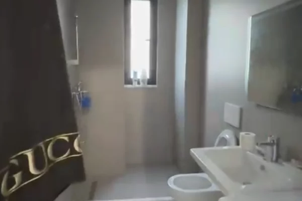 Shtepi ne shitje Apartament ne Tirane, 2+1, Mobilimi E mobiluar, Pagesa 246,800  Euro.