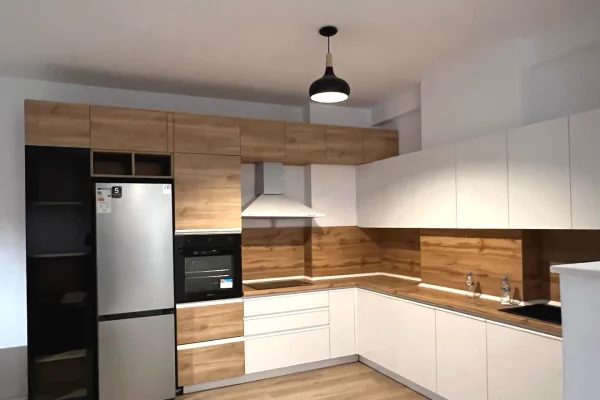 Shtepi ne shitje Apartament ne Tirane, 2+1, Mobilimi E mobiluar, Pagesa 246,800  Euro.