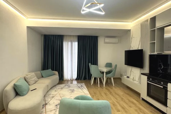 Shitet Apartament 1+1 – Farmacia 10, Tiranë