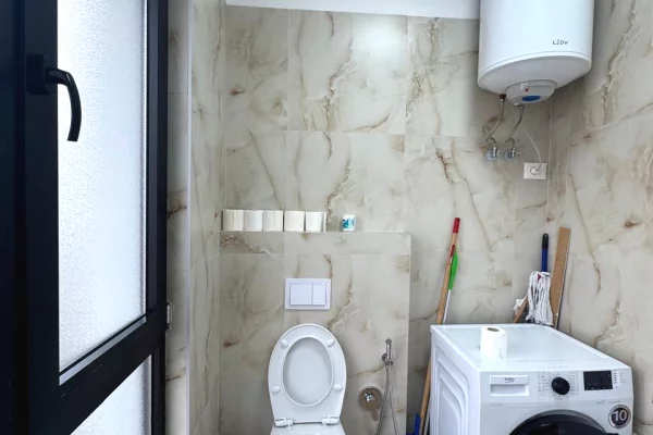 Shtepi ne shitje Apartament ne Tirane, 1+1, Mobilimi E mobiluar, Pagesa 160,000  Euro.