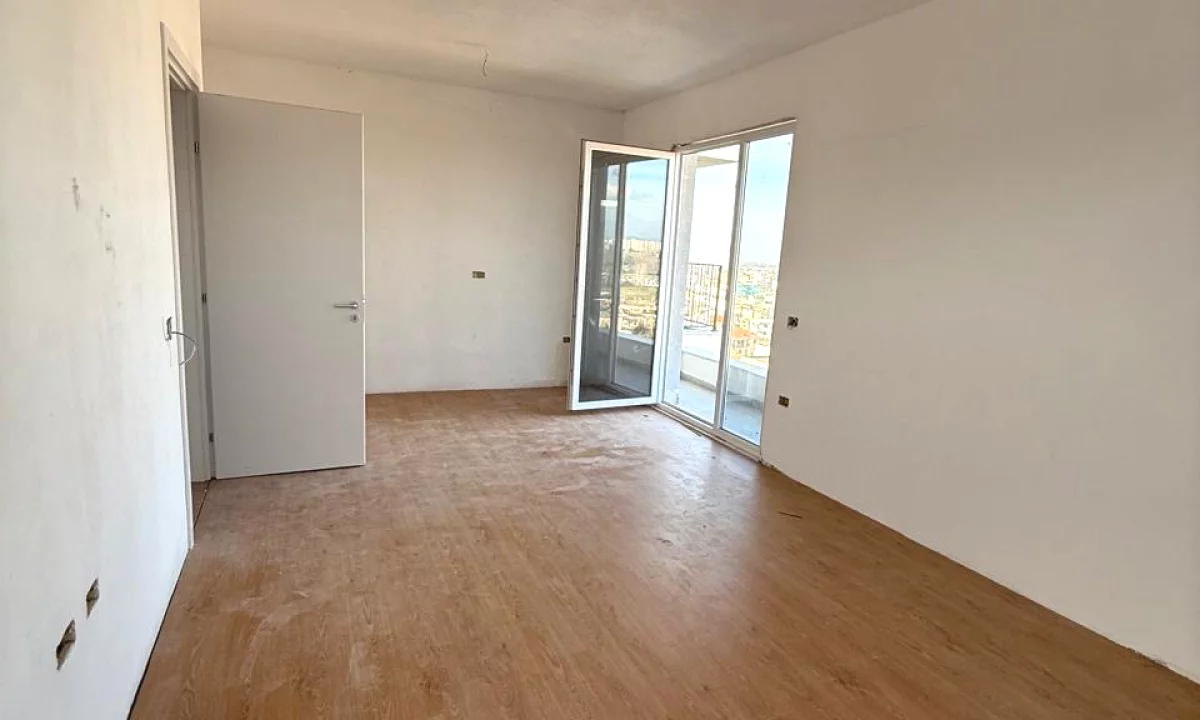 Apartment for sale in Tirana 2+1, Emty