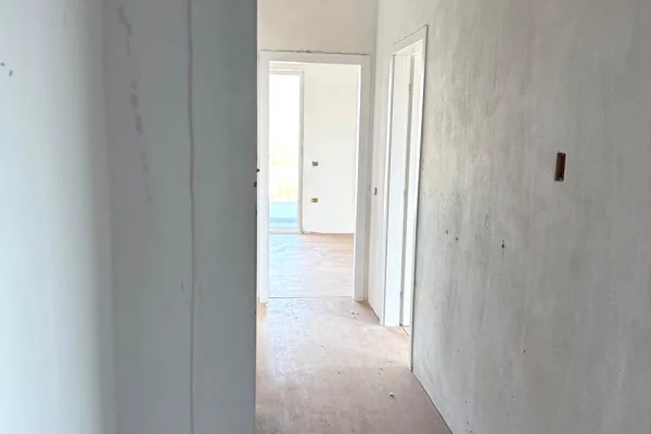 Apartment for sale in Tirana 2+1, Emty