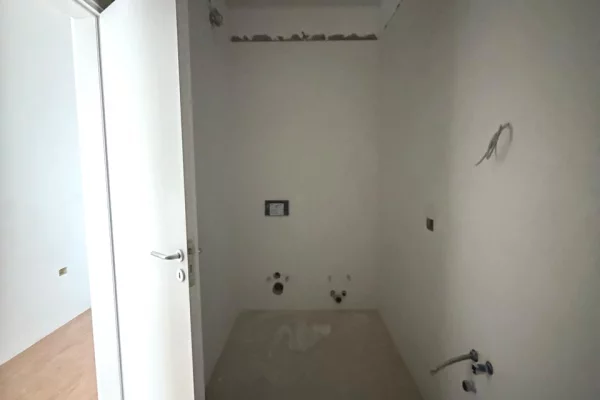 Apartment for sale in Tirana 2+1, Emty