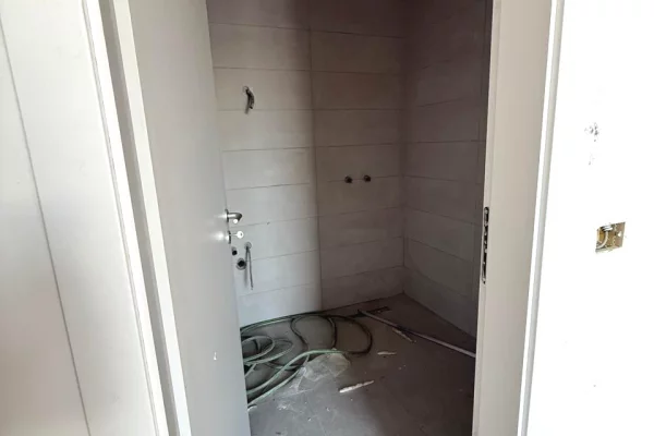 Apartment for sale in Tirana 2+1, Emty