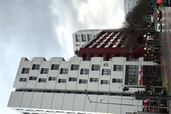 Shtepi ne shitje Apartament ne Tirane, 2+1, Mobilimi Bosh, pa mobiluar, Pagesa 190,000  Euro.