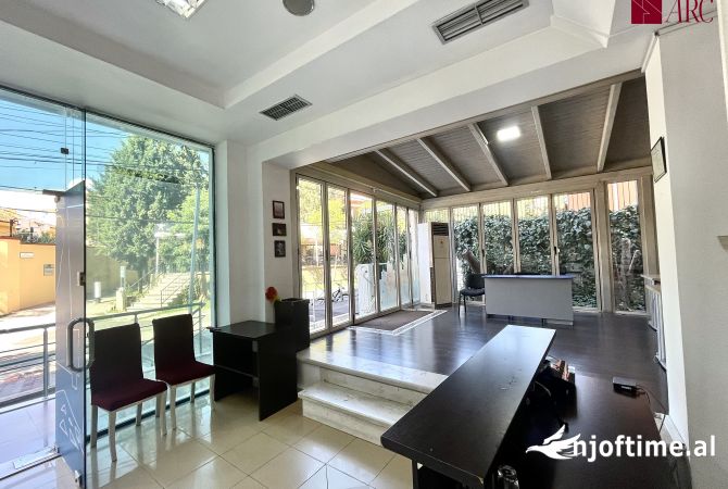 📢 Shitet Ambient Komercial Open Space prane Ambasades Amerikane!