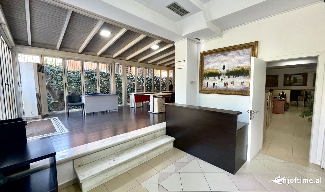 📢 Shitet Ambient Komercial Open Space prane Ambasades Amerikane!