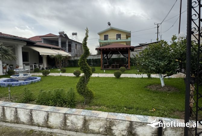 Shtepi ne shitje Vila Luksoze ne Lushnje, 2+1, Mobilimi E mobiluar, Pagesa 150,000  Euro.