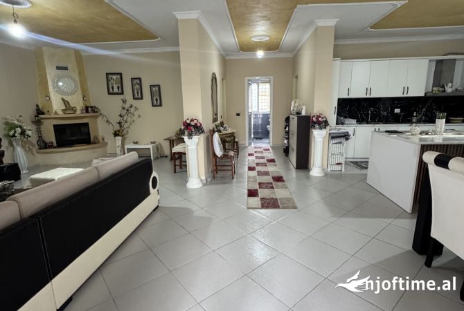 Shtepi ne shitje Vila Luksoze ne Lushnje, 2+1, Mobilimi E mobiluar, Pagesa 150,000  Euro.