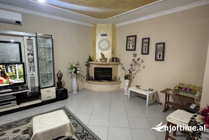 Shtepi ne shitje Vila Luksoze ne Lushnje, 2+1, Mobilimi E mobiluar, Pagesa 150,000  Euro.