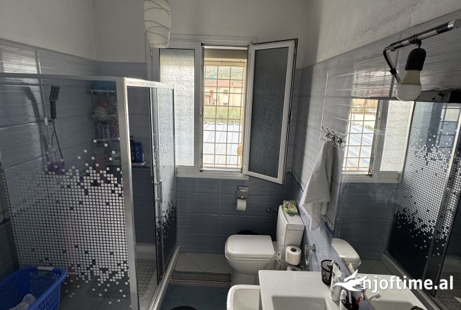 Shtepi ne shitje Vila Luksoze ne Lushnje, 2+1, Mobilimi E mobiluar, Pagesa 150,000  Euro.