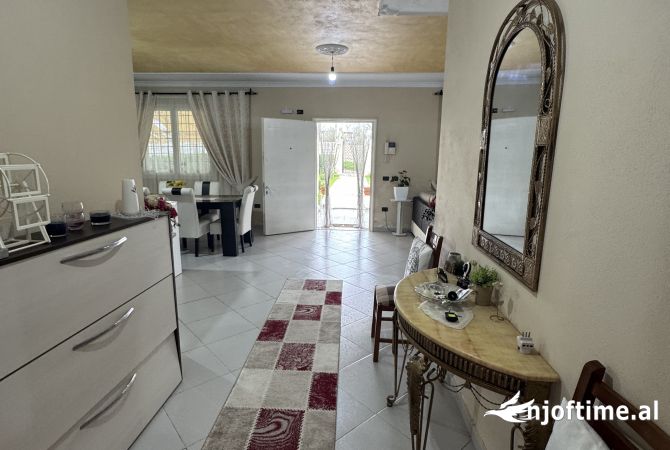 Shtepi ne shitje Vila Luksoze ne Lushnje, 2+1, Mobilimi E mobiluar, Pagesa 150,000  Euro.