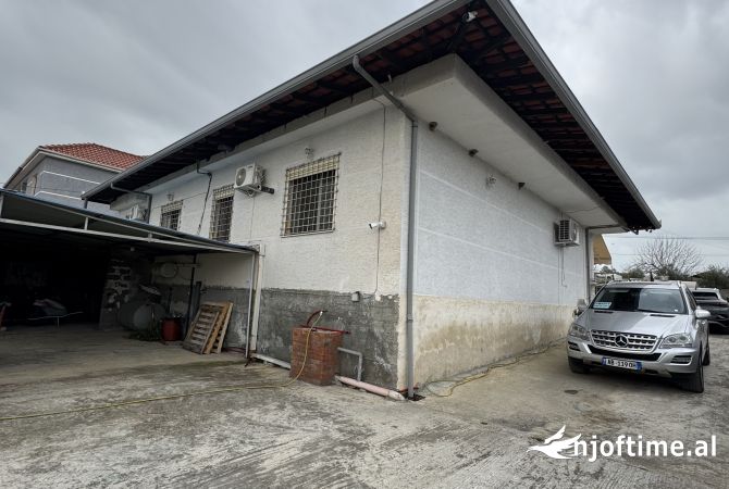 Shtepi ne shitje Vila Luksoze ne Lushnje, 2+1, Mobilimi E mobiluar, Pagesa 150,000  Euro.