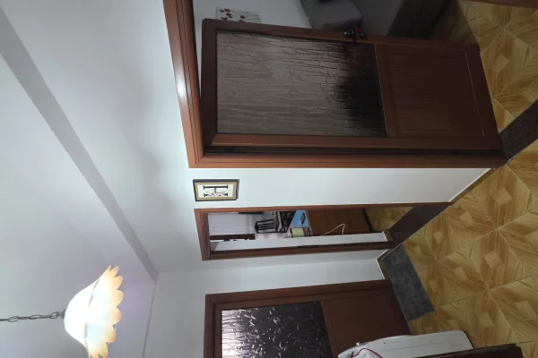 Shtepi ne shitje Apartament ne Lushnje, 2+1, Mobilimi E mobiluar, Pagesa 99,000  Euro.