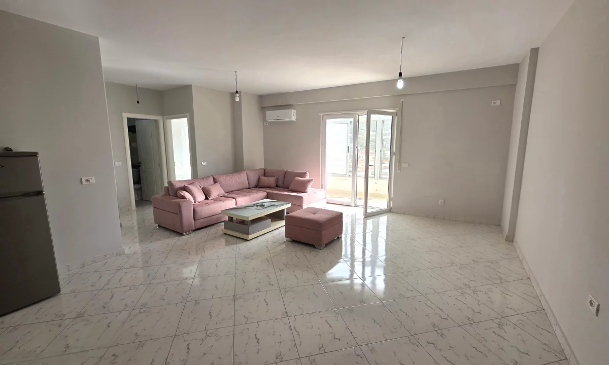 Shtepi ne shitje Apartament ne Lushnje, 2+1, Mobilimi E mobiluar, Pagesa 9,900,000  Leke.