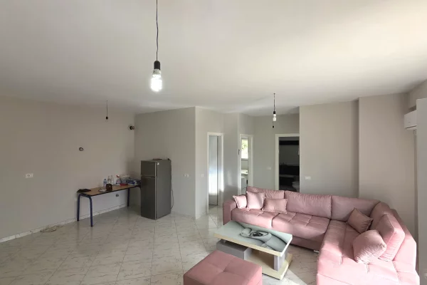 Shtepi ne shitje Apartament ne Lushnje, 2+1, Mobilimi E mobiluar, Pagesa 9,900,000  Leke.