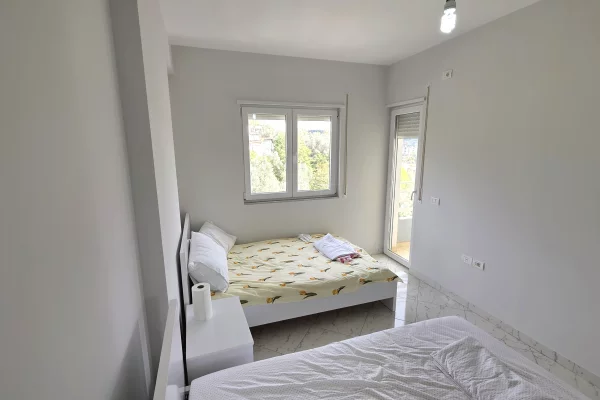 Shtepi ne shitje Apartament ne Lushnje, 2+1, Mobilimi E mobiluar, Pagesa 9,900,000  Leke.