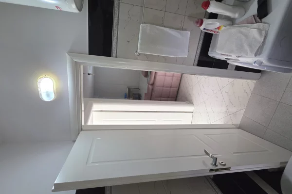 Shtepi ne shitje Apartament ne Lushnje, 2+1, Mobilimi E mobiluar, Pagesa 9,900,000  Leke.