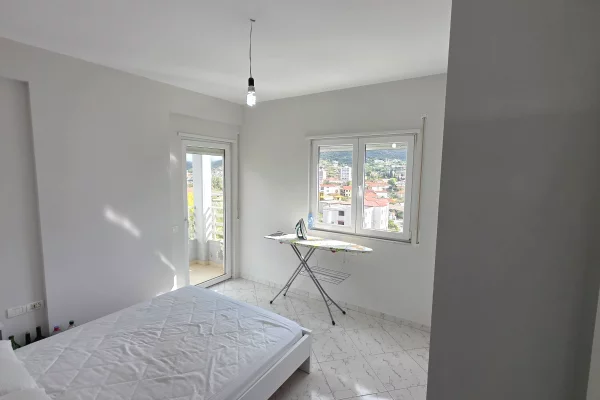 Shtepi ne shitje Apartament ne Lushnje, 2+1, Mobilimi E mobiluar, Pagesa 9,900,000  Leke.