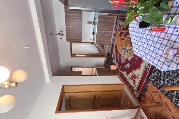Shtepi ne shitje Apartament ne Lushnje, 2+1, Mobilimi E mobiluar, Pagesa 59,000  Euro.