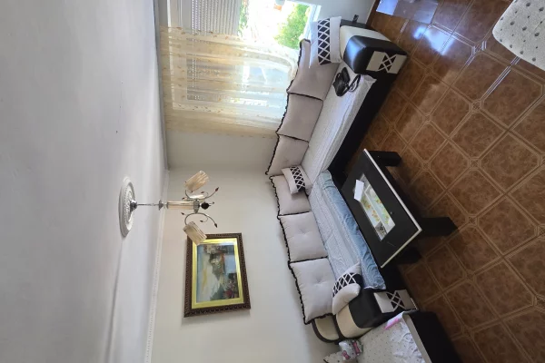 Shtepi ne shitje Apartament ne Lushnje, 2+1, Mobilimi E mobiluar, Pagesa 4,900,000  Leke.