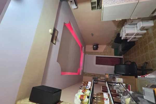 Shtepi ne shitje Apartament ne Lushnje, 1+1, Mobilimi E mobiluar, Pagesa 140,000  Euro.