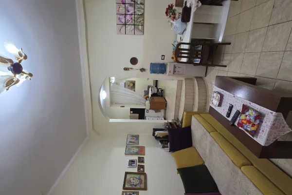 Shtepi ne shitje Apartament ne Lushnje, 1+1, Mobilimi E mobiluar, Pagesa 140,000  Euro.