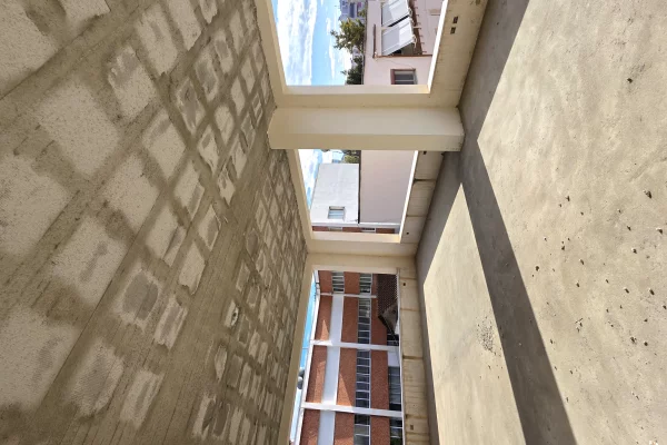 SHITET NJESI KOMERCIALE MUNDESI KTHIMI NE APARTAMENTE  DHOMA QIRA QENDER QYTETI LUSHNJE