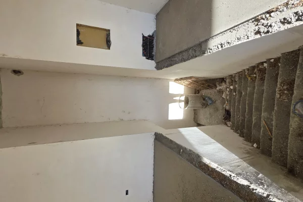 SHITET NJESI KOMERCIALE MUNDESI KTHIMI NE APARTAMENTE  DHOMA QIRA QENDER QYTETI LUSHNJE