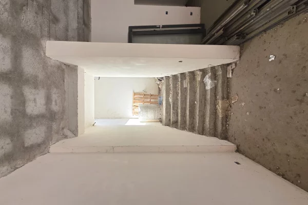 SHITET NJESI KOMERCIALE MUNDESI KTHIMI NE APARTAMENTE  DHOMA QIRA QENDER QYTETI LUSHNJE