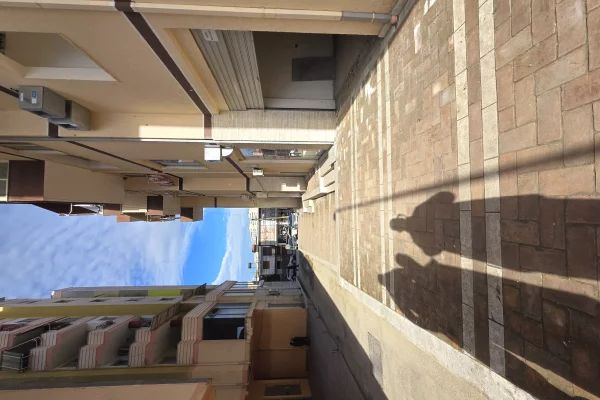 SHITET NJESI KOMERCIALE MUNDESI KTHIMI NE APARTAMENTE  DHOMA QIRA QENDER QYTETI LUSHNJE