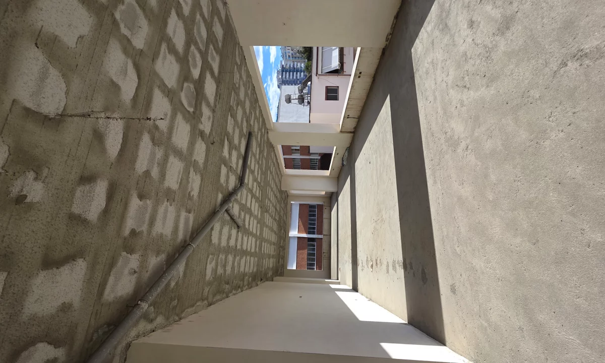 SHITET NJESI KOMERCIALE MUNDESI KTHIMI NE APARTAMENTE  DHOMA QIRA QENDER QYTETI LUSHNJE