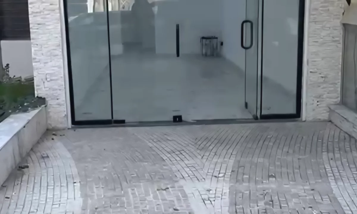 Shitet Dyqan / Njesi Komerciale – Lagja Gafurr Muco, Lushnje