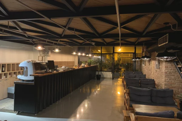 Ambient biznesi ne shitje 2+1 ne Lushnje - 175,000 Euro