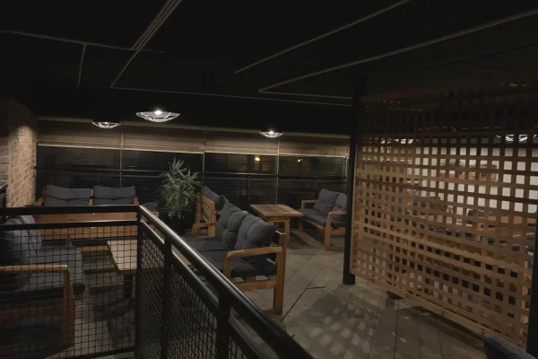 NJESI BIZNESI BAR–KAFE NE SHITJE BULEVARDI PALMAVE LUSHNJE