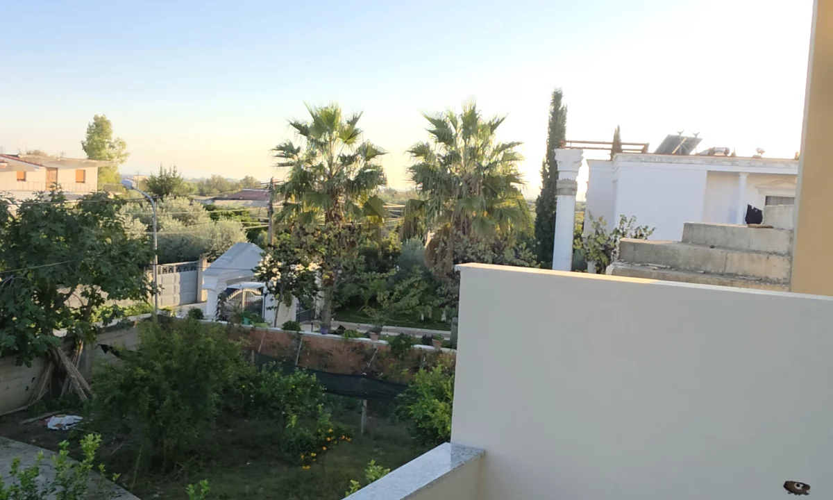 Shtepi ne shitje Shtepi Private ne Lushnje, 2+1, Mobilimi Bosh, pa mobiluar, Pagesa 175,000  Euro.