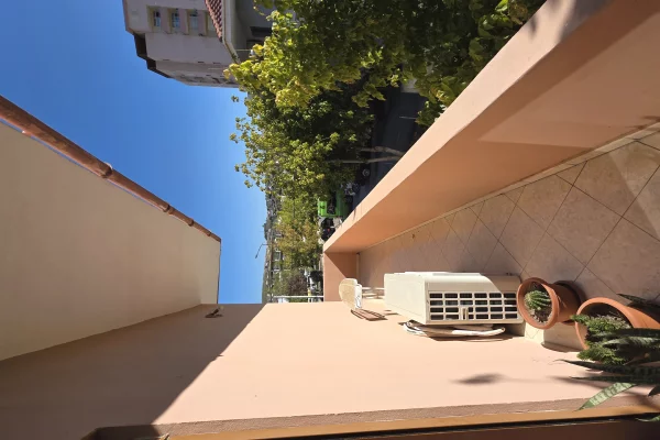 SHITET SHTEPI PRIVATE & DYQANE NE RRUGE KRYESORE LUSHNJE