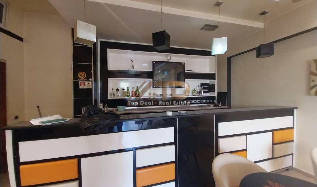 Shitet lokal  tek Rruga 5 Maji