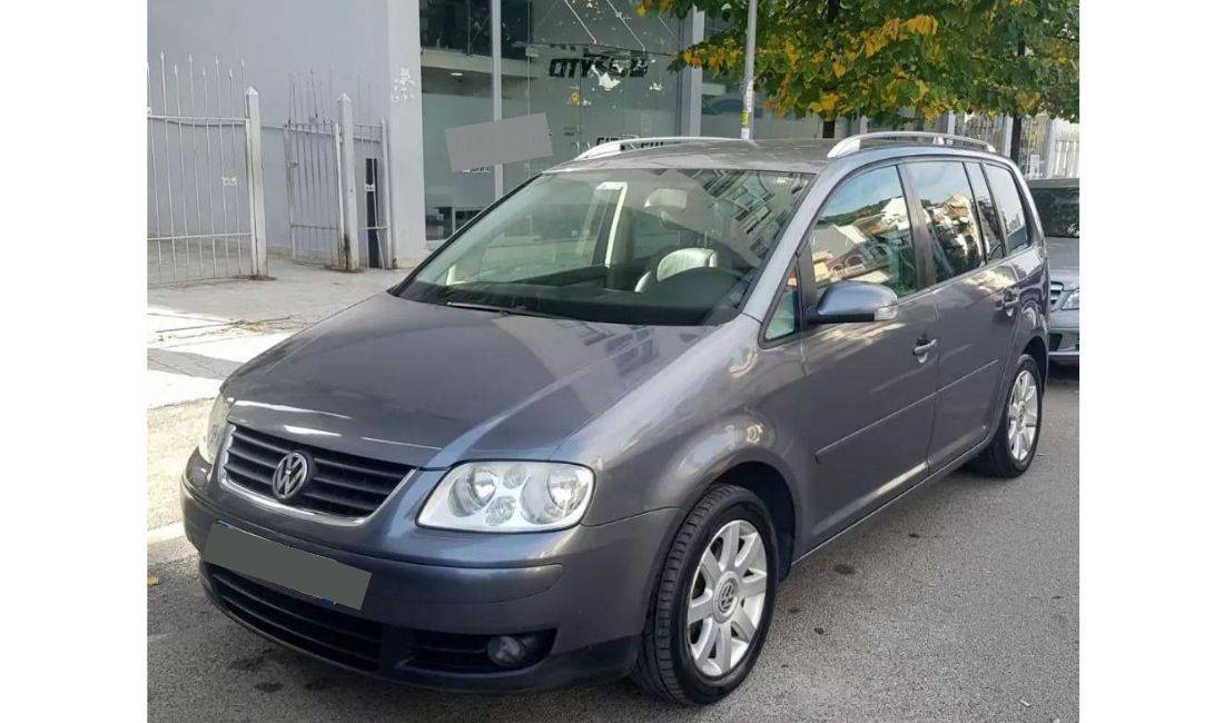 Jepet me qera Volkswagen Touran duke filluar nga 40  euro dita
