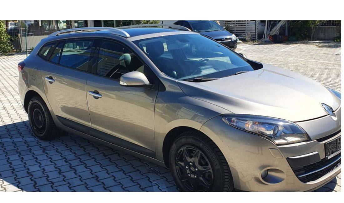 Jepet me qera Renault Megane duke flluar nga 35 euro dita