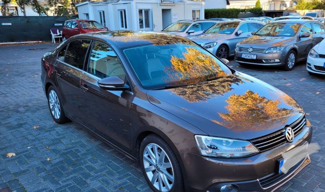 Jepet me qera Volkswagen Jetta duke filluar nga 35 euro dita