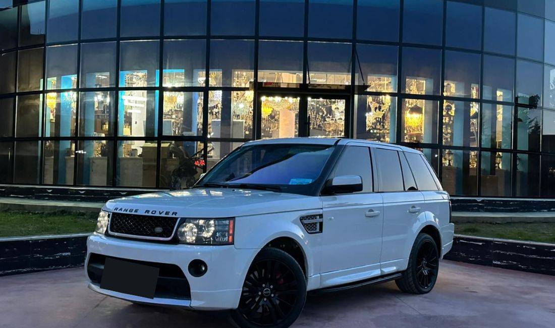 Jepet me qera Range Rover Sport duke filluar nga 100 Euro dita